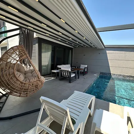 Kundu Luxury Heated Pool Villa